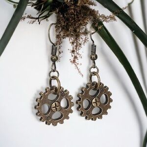 5 For $25💫Steampunk Gears Dangles Earrings